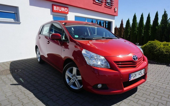 Toyota Verso cena 35900 przebieg: 80660, rok produkcji 2010 z Gniezno małe 667